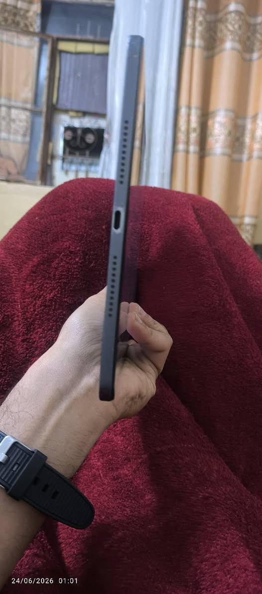 الشاشة: 11.5 إنج، دقة 2000×1200، معدل تحديث 120Hz.
⚙️ المعالج: Snapdragon 685 ثماني النواة.
🧠 الرام: 4 جيجابايت (ويستخدم توسعة RAM افتراضية).
💾 السعة التخزينية: 128 جيجابايت.
🤖 النظام: أندرويد 13 مع MagicOS 7.1.
🔊 السماعات: 6 سماعات ستيريو.
🔋 البطارية: 7250mAh.
⚡ الشحن: 22.5 واط.
📷 الكاميرا الخلفية: 5 ميغابكسل.
🤳 الكاميرا الأمامية: 5 ميغابكسل.
📶 الاتصال: هذا الموديل Wi-Fi فقط (ما يدعم شريحة اتصال).
250


**إذا كنت صاحب هذا الإعلان وتريد حذفه لأي سبب، رجاءا أرسل رسالة إلى الدعم الفني**