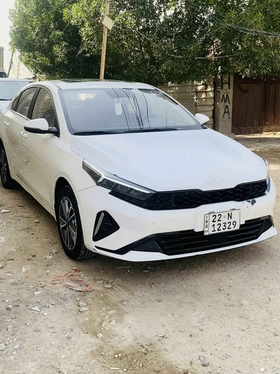 السلام عليكم k3موديل 2024
السيارة جاهزة مابيهه اي نقص بيهه بنيد مبدل وطخة خفيفه  بلجاملغ الايسر دواخل كلهه كفالة السيارة 

رقم اربيل بأسمي تحويل ثاني يوم 

(بيع او مراوس بكورلا صيني )

السعر ١٣٧ وبيها مجال بسيط 

مكاني بغداد الدورة ***********
