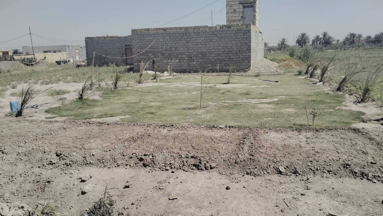 سلام عليكم شباب دار. للبيع المساحه 200م . أصلاح زراعي يتكون مطبخ وستقبال ومجمع صحيات كاكمله   وغرفتين وصاله ماكاملات ع البوكس سعر 14بيه مجال بسيط مستعجل ع البيع *********** في. مجمع المصلاوي خلف المستشفى  قريب ع  شارع الجديده ثاني شارع با المجمع
