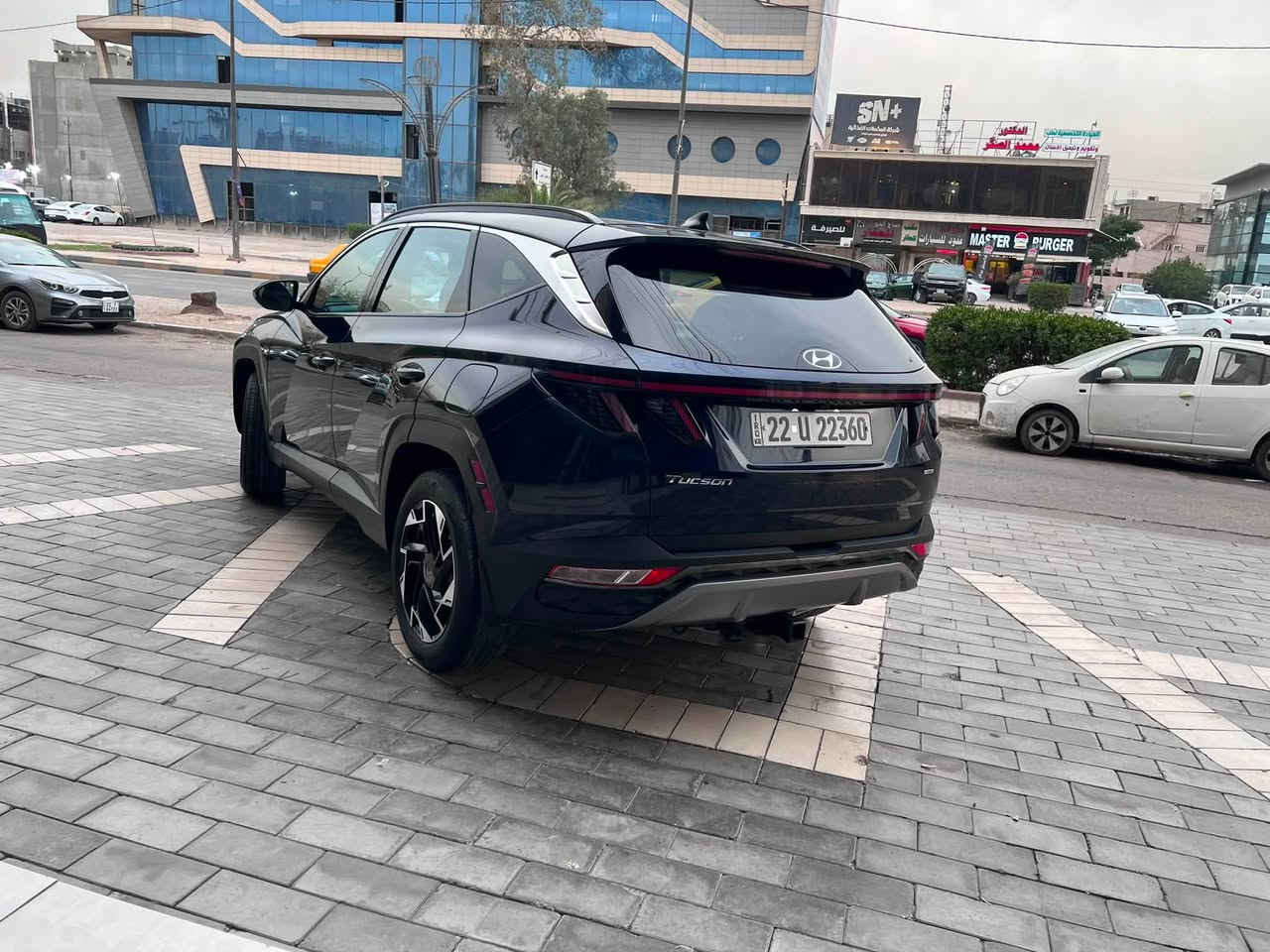 HYUNDAI TUCSON 2024
هيونداي توسان 
  
محرك 2500
الموديل2024
           
           ====== الاضافات👇👇

فتحه بانوراما 
شاشه كبيره نفكيشن
بصمه
رادار امامي + خلفي + جانبي
قياديه ذاتيه
توقف ذاتي
مانع تصادم
تحديد مسار
نقاط عمياء
كامره خلفيه
كراسي  جلد 
كرسي كهرباء 
كراسي تدفئه
ستيرن تدفئه
مثبت سرعه
تحكم ستيرن
نظام قياده ذاتيه
تشغيل عن بعد سياره
هاند بريك كهربائي
اوتو هولد

دفع رباعي 4X4
باب خلفي صندوك كهرباء
اضويه اماميه زنون LED
كشافات ضبابي LED
اضويه خلفيه LED
نظام GPS خرائط
3 انظمة قياده NORMAL/ECO/SPORT
بلوتوث 
مدخل USB + AUX
عداد الماسفه 22 الف كيلو متر
تراي اخو الزيرو
حادث جدا خفيف حافه الجاملغات الاماميه
صور الحادث موجوده
يرباك برده فقط
للتواصل /  ***********
