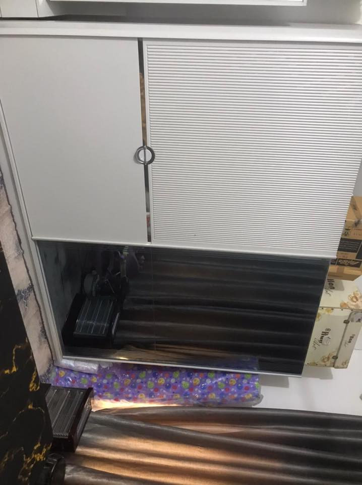 السلام عليكم 
للبيع 
غرفه نوم تركيه 9 قطع جديد 
كدامك بالصوره 
السعر مليونين وخمسمائه الف (2 مليون و500 )
***********
