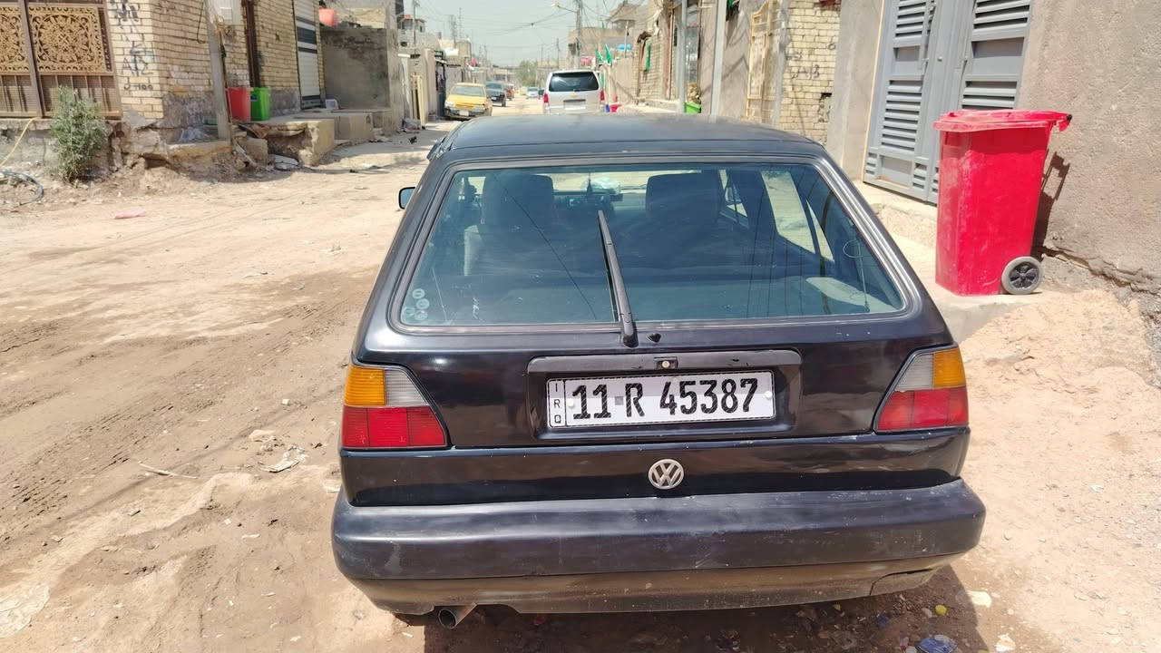 🚗 *للبيع المستعجل – كولف فولكس واكن 1992* 🚗

*المواصفات الكاملة:*  
✔️ *الموديل*: 1992  
✔️ *المحرك*: 1800 اقتصادي بالبانزين وقوي  
✔️ *الكير*: أوتوماتيك ناعم وتبديلات ممتازة  
✔️ *الصبغ*: حزام فقط  
✔️ *الداخلية*: نظيفة ومرتبة    
✔️ *الباتري*: جديد
✔️ *السنوية*: جديدة ونافذة  
✔️ *المرور*: مصفرة 100% من الغرامات والمخالفات، براءة ذمة كاملة  

*السيارة جاهزة للصعود، ما تحتاج أي مصروف. تجي تشوف وتفحص وين ما تحب.*

💰 *السعر: 29 ورقة وبيها مجال للشراي الصادق*  
📍 *المعاينة: بغداد*  
📞 *للاستفسار: ************

ملاحظة: مستعجل على بيعها لظرف خاص، الرجاء اتصال فقط. الله يرزق الجميع.
