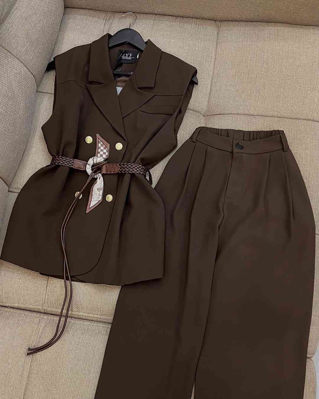 توفر الطقم الترند😍
الخامه برادا بارده ومتحتاج كوي😍
متوفر بقياسات
m-l-xl-xxl يلبس من 38 الى 46
طول اليلك 75 سم يغطي الورك
الكيلوت طول 110
طريقه الحجز
ارسال صوره للموديل مع العنوان ورقم
رساله على الخاص ✉️💌
او على الواتساب ☎️
***********
***********
متوفر دفع عن طريق زين كاش 💵 
العنوان 📍
الفرع الاول:بغداد المنصور شارع الاميرات عماره الكوخ الجديد داخل القيصريه محل ما قبل الاخير على اليسار
الفرع الثاني:بغداد زيونه شارع الربيعي عماره الموج التجاري قرب جدار سنتر محل الاخير على اليسار⁩

