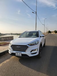 توسان موديل ٢٠٢٠ نص مواصفات ماشيه ٧٧ مكفوله من الصبغ والتبديل والبارد ...