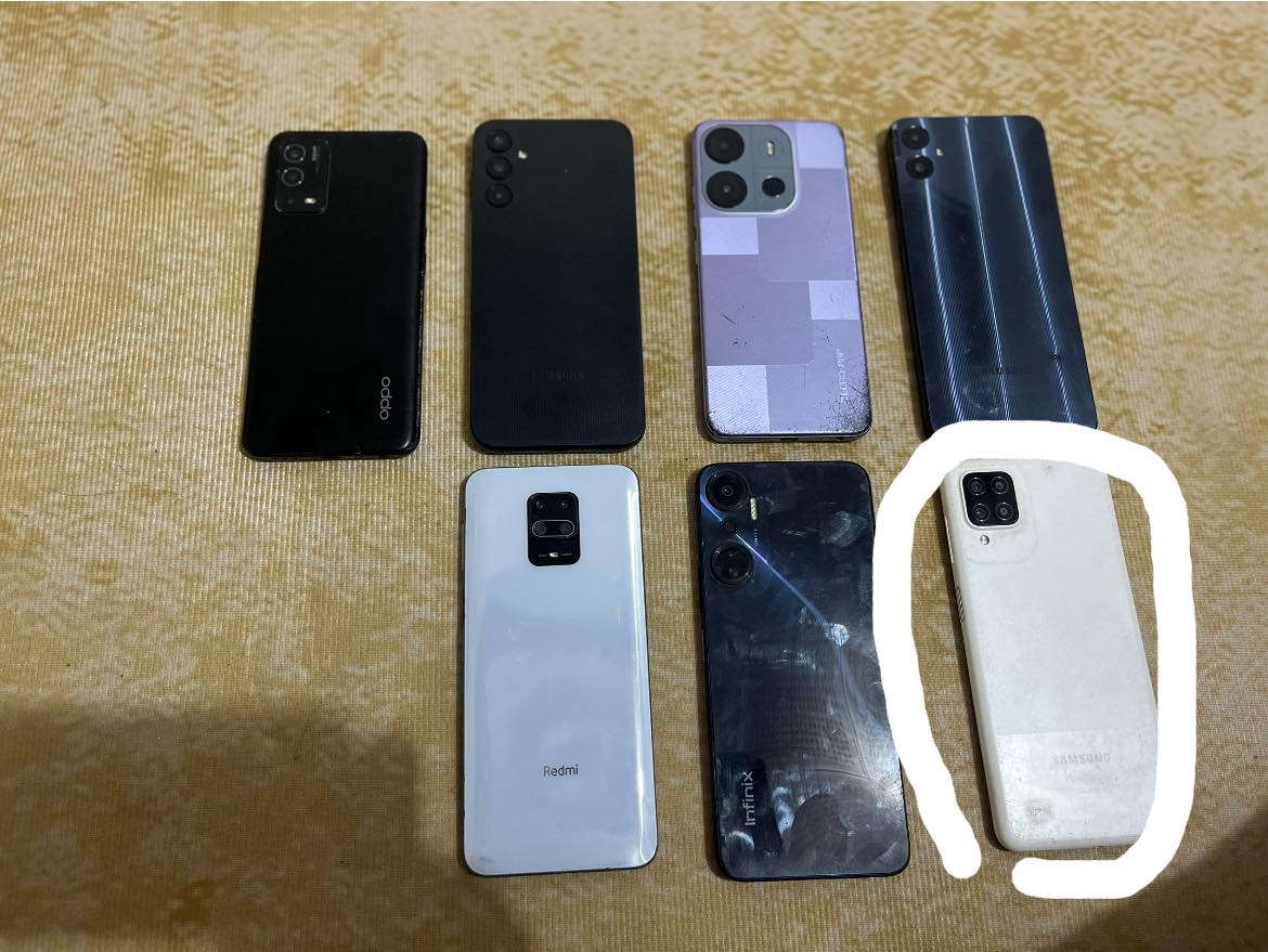 السلام عليكم
مجموعة أجهزه مال فقره كلهن شغالات واسعارهن بلاش 
كل قطعه سعرها ٦٠ الف 
ما عدا الجهاز الي مأشره ٥٠ الف 
تريدهن شلعه تريد بس واحد ماكو مشكله 
كل جهاز ذاكرة تختلف بيهن ١٢٨ وبيهن ٦٤


**إذا كنت صاحب هذا الإعلان وتريد حذفه لأي سبب، رجاءا أرسل رسالة إلى الدعم الفني**