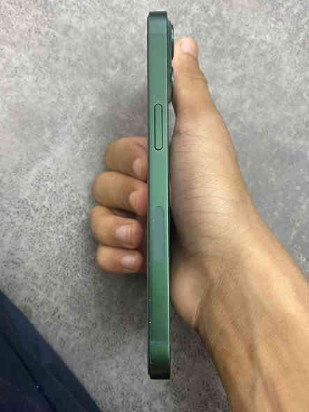 سلام عليكم شباب هذه الجهاز للبيع نضافه فول جهاز مكفول شرط الفحص ايفون 13 لون زيتوني امريكي ذاكر 128 بطاريه 93 الجهاز مكفول السعر 430 الف وبي مجال عنواني بغداد الغزاليه اي استفسار خاص او على الرقم ***********
