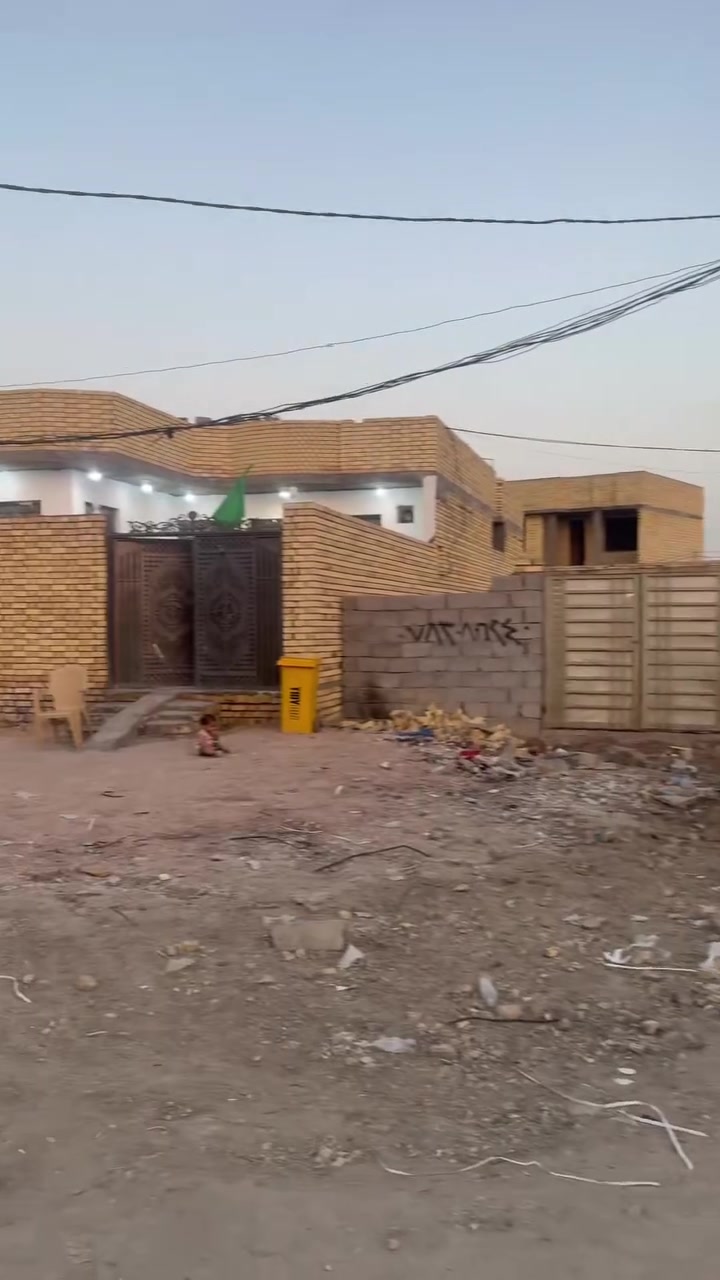 سلام عليكم بيت 200متر بلزديناويه. خلف  مجمع بشير ثاني بيت عن تبليط ***********
