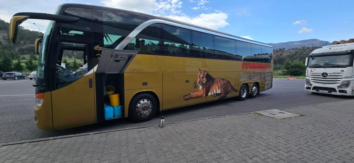 للبيع  باص vip ✔️
سيترا ذهبية موديل 2013 اساسي

لوحات سليمانيه⭕
كير دكمة  ⭕
مكينة 6 ثلاثة فيش ⭕
تبريد صيــــــــني❄️
بانورامــــــــــــــــــا ⭕
صدمــــــــــــــــــــه ⭕
 صندوقيــــــــــــن⭕
كامل الموصفات فول 

 سيارة كاملة من جميع النواحي جاهزه للعمل مباشرةً 💯

السيارة بأسمي تحويلها مباشر باليوم الثاني 💱

الاستفسار الاتصال على الرقم المذكور📌
***********
الحاج عباس هادي التميمي
