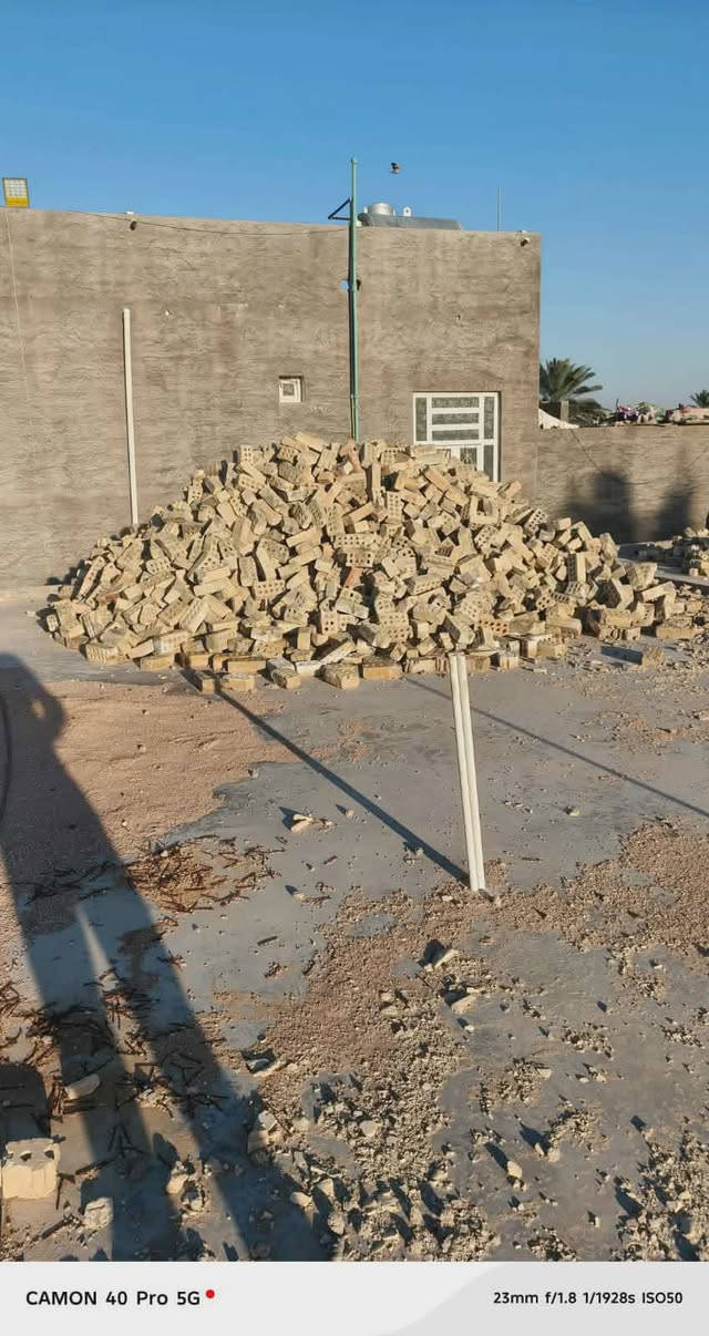 ***********
يوجد طابوق جمهوري جديد مو مبني للبيع ويوجد طابوق تفليش للبيع التواصل على الرقم وعلى الواتساب
