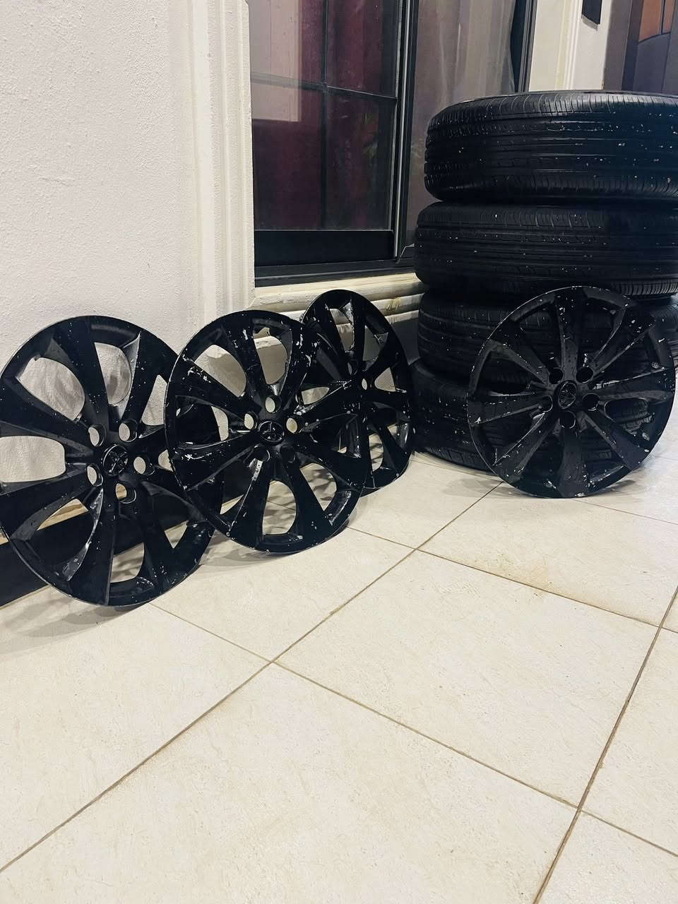 سلام عليكم وياله كورله حجم(15)كبات حجم (16) تايرات صار شهر من شادهن والله تصال ***********
