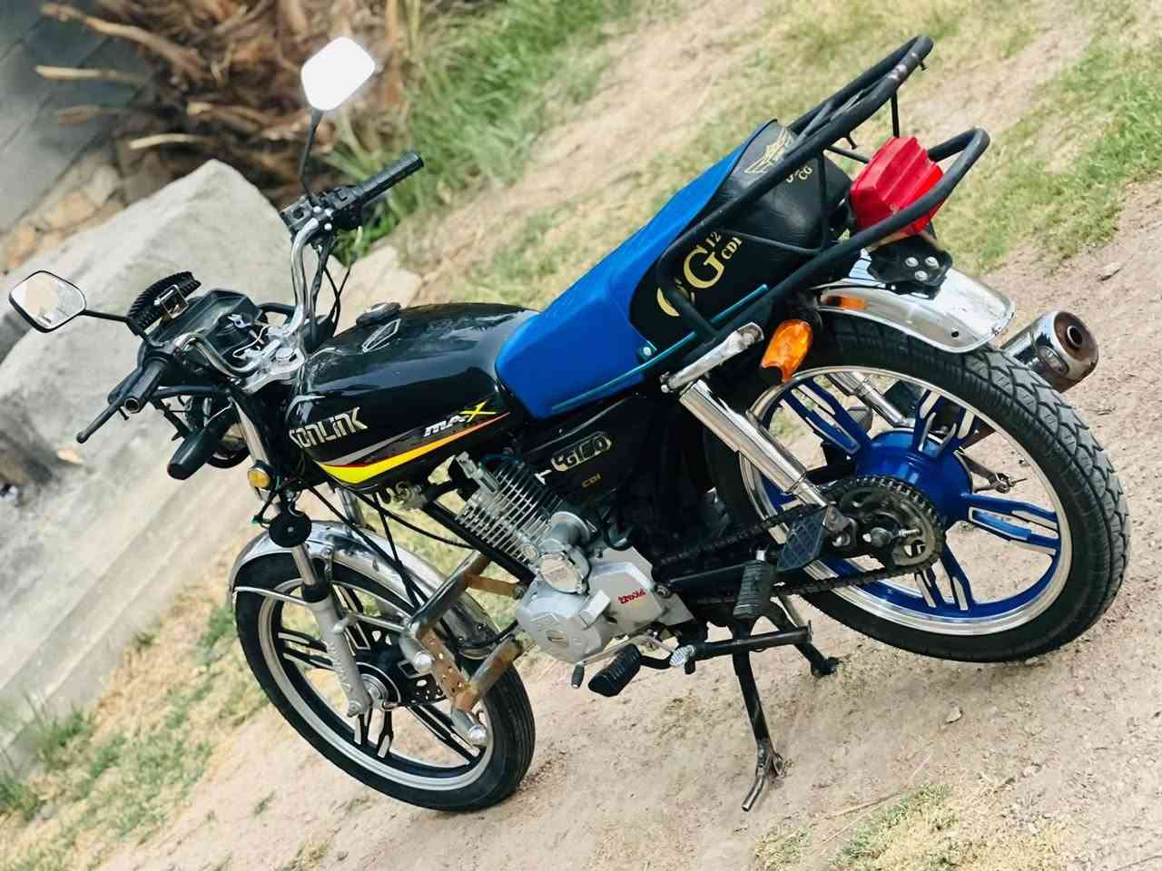 سيفان للبيع موديل 21منفيس سعر 550وبي مجال اتصل ***********
