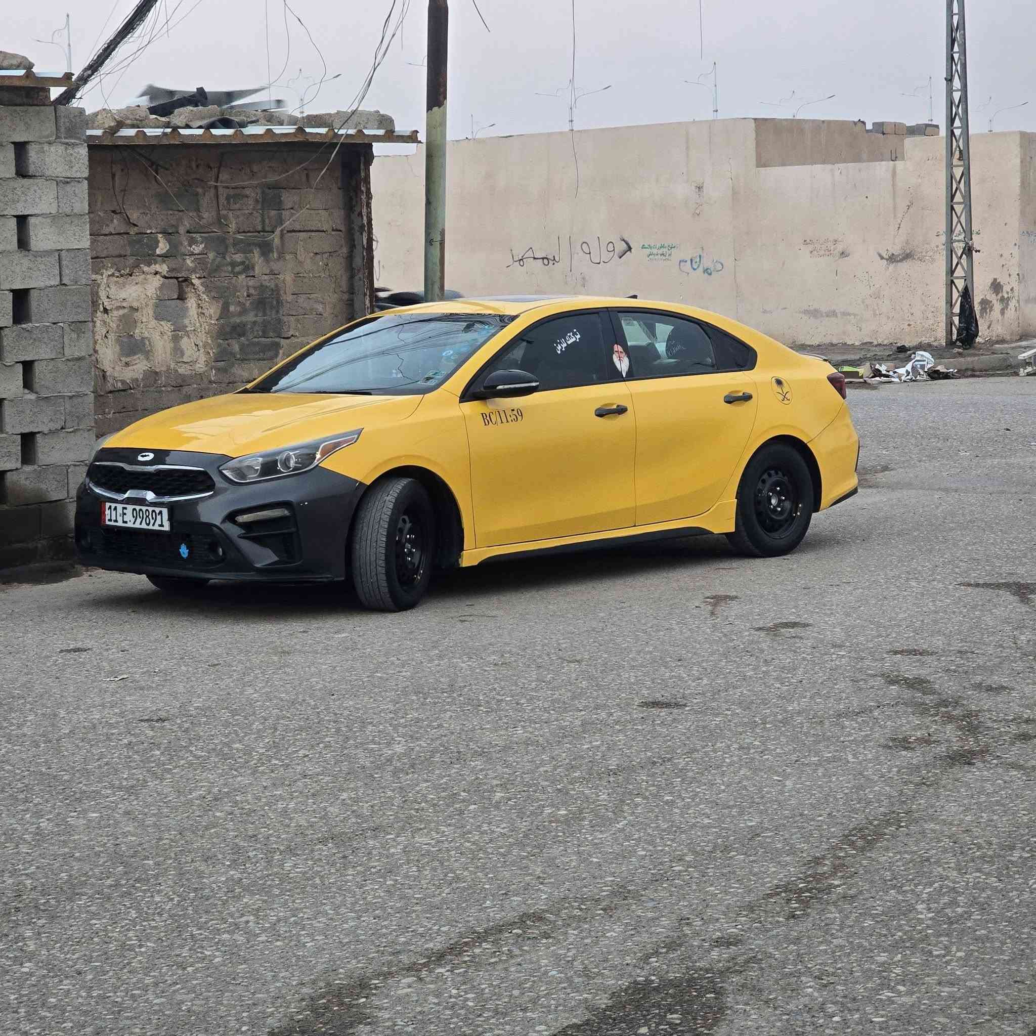 سلام عليكم  
كيا فورتي 2021#للبيع
حادث مال امريكا بارد بنيد وجاملغ امامي والخلفي بس بارد بدون تبديل سياره ليبل واحد
فول مواصفات
بصمه فتحه محرك 1600
دوشمه غرفه كامله جديده
منضومة زنون 
سياره بسمي تحويل ثاني يوم رقم بغداد مشروع وطني

السعر :136
وبيه مجال حك الجيه
تواصل:***********
