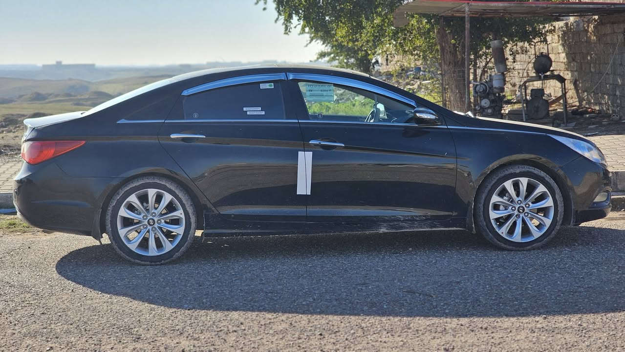 للبيع.
سوناتا خليجي بانوراما بصمة تشغيل اشاير بالمري تحكم ستيرن 
شرط كير ومحرك وصدر وكهربائياتها كلها شغاله رقم شمالي سليمانيه سنوية لل ٢٧ تحويل ثاني يوم بانوراما بيها عطل تنزل من حك السعر السيارة بدون صبغ ولا قطعه سليمه دواخل شاصي سليم بجم وصندوك كبس. ؟؟ هلال الجاملغ الخلف السايق بي تكحيل شبر موجود السونار مرفق وياها. السعر مناسب ١١٥ تنزل للتواصل رقمي ***********.
