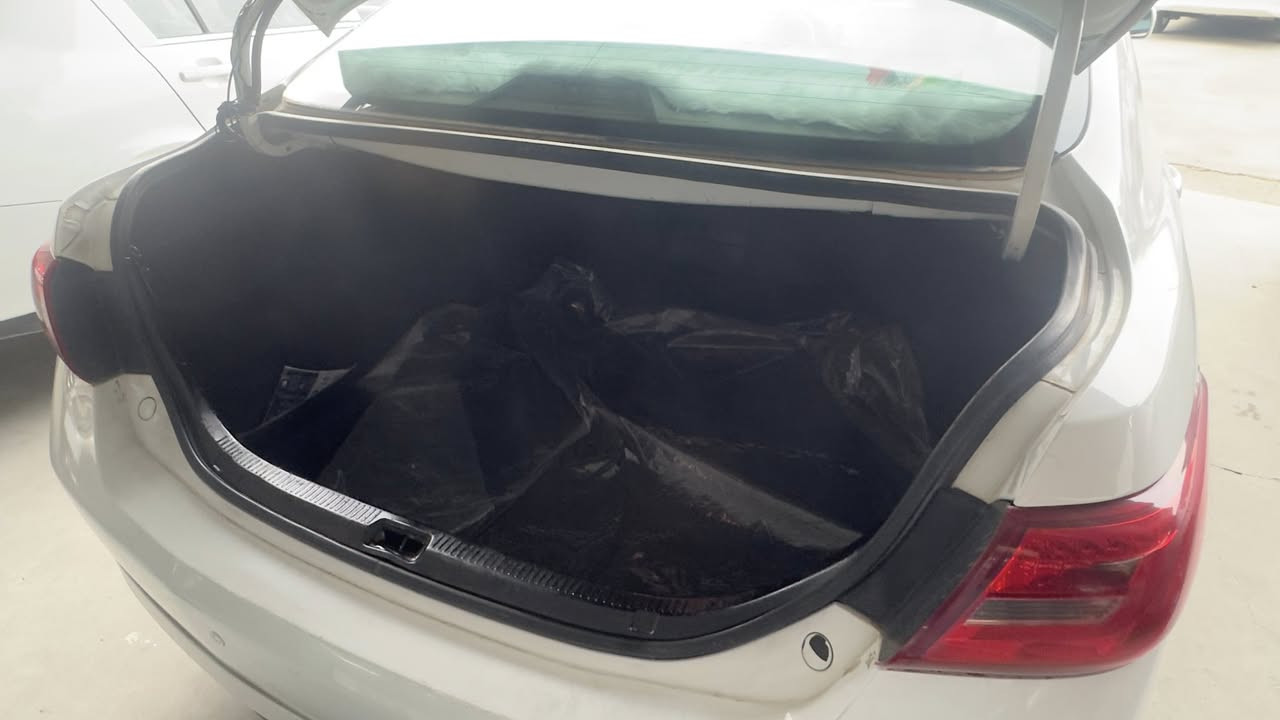 كامري سپورت 2010 كندي قطعتين بخ بدون معجون   ***********
