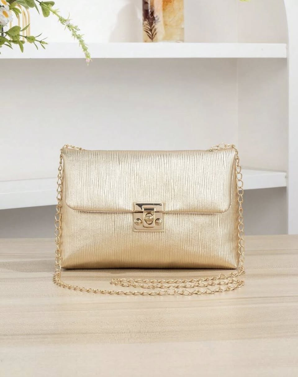 حقيبة كروس بسلسلة فضية على الطراز الأوروبي والأمريكي مناسبة للنساء والفتيات، يمكن استخدامها ل الزفاف والعطلات وحفلات والتنقل والتسوق وغيرها من المناسبات، فاخرة ومتعددة الاستخدامات.
للحجز ع الخاص 🤍
تسليم فوري


**إذا كنت صاحب هذا الإعلان وتريد حذفه لأي سبب، رجاءا أرسل رسالة إلى الدعم الفني**