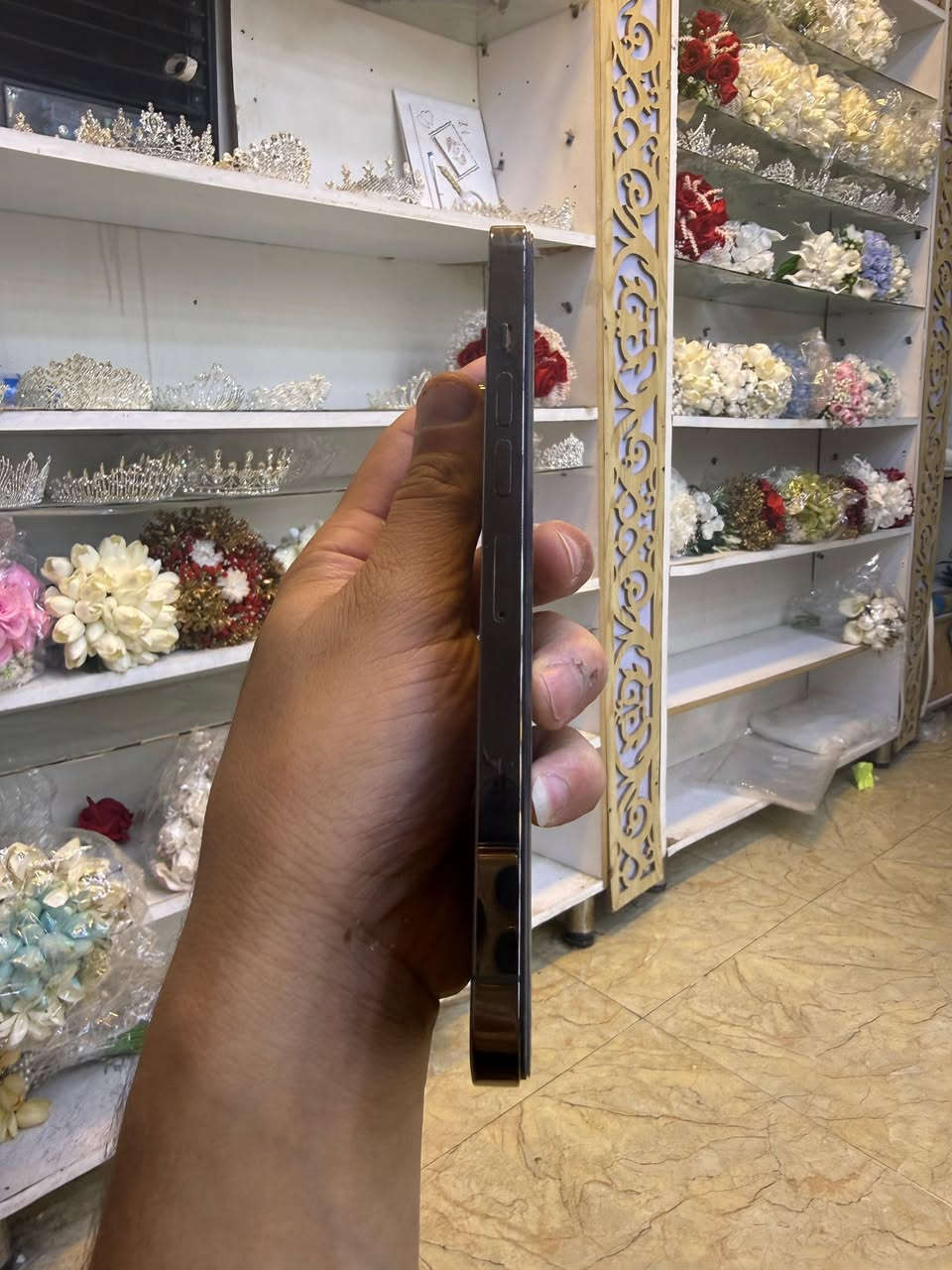 ايفون 📲 13 برو ماكس بطاريه 100 مبدل بي بس شاشه واكف فيس إيدي الجهاز لون زيتوني الجهاز نضيف ما مفتوح لاستفسار @*********** واتساب
