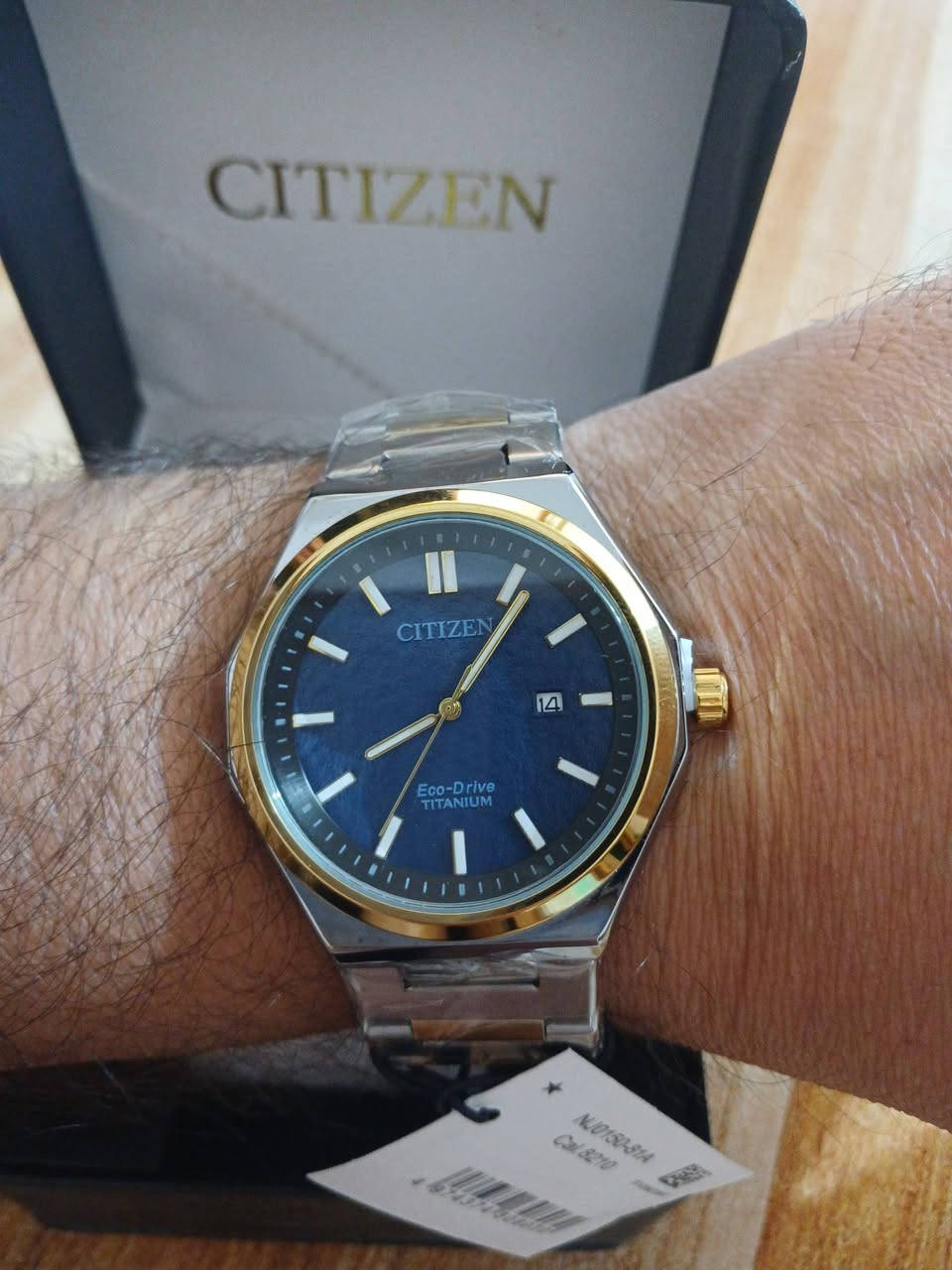 ساعه باله طلعتلي بهذا الشكل لون مميز ونادر كشخه مع علبته الاصليه
ساعه رجاليه من شركة ستيزن  CITIZEN
, الساعه تعمل على البطارية ( ايكو درايف يصل عمرها الى 15 سنه )
، مقاومه للماء 100 متر
، الوزن 153
، القطر 43 ملم
، معدن ستانلس 
, مينه زركه
, سير ستانلس 
، عقارب  لامينوس
، السعر مع التوصيل 35 الف مع التوصيل مع علبته الاصليه بالعافيه الي ياخذها 
تابعي دئمن اجيب ساعات قديمه وجديده


**إذا كنت صاحب هذا الإعلان وتريد حذفه لأي سبب، رجاءا أرسل رسالة إلى الدعم الفني**