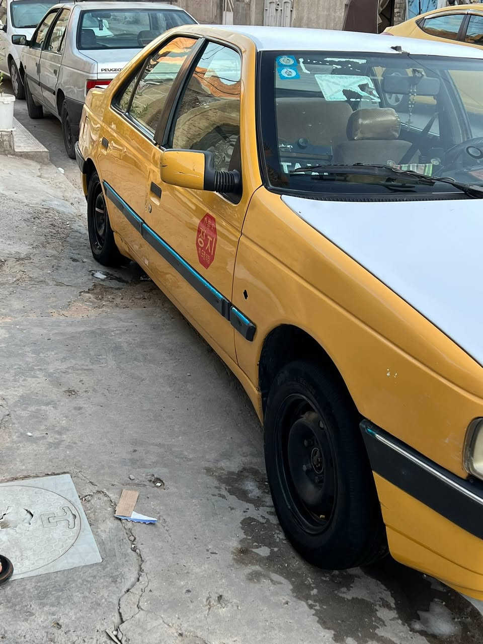 سلام وعليكم بيجو 405 موديل ٩ كير ومكينة مكفولات صدر جديد
السيارة خير من اللة السعر ٢٨ وبيهة مجال مكاني بغداد جديدة ***********
