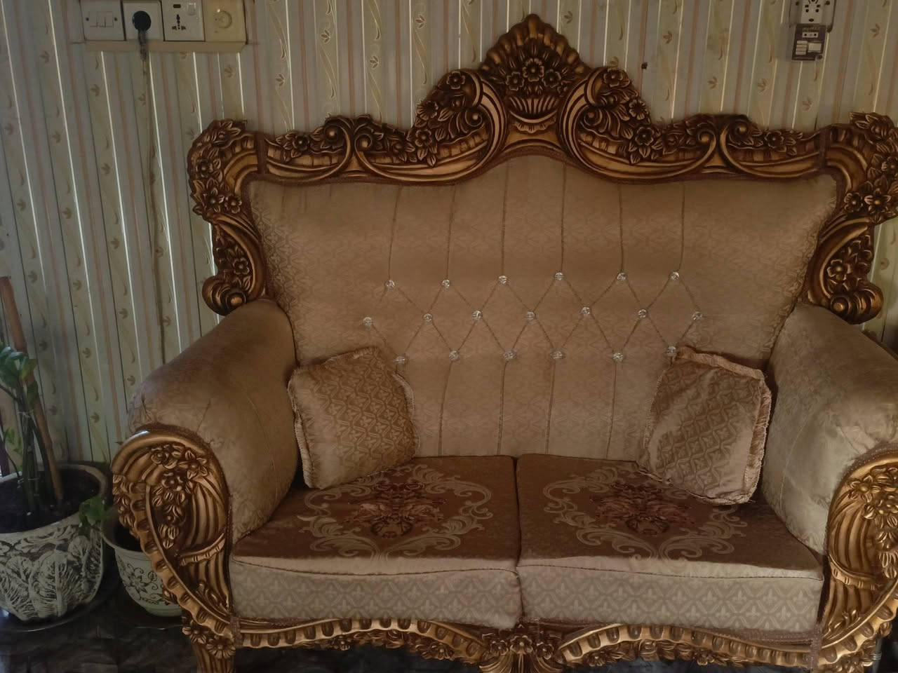 طخم قنفات مع طبلات نضيف 10 مقاعد سعر 600 بي مجال للاستفسار الاتصال على الرقم ***********
