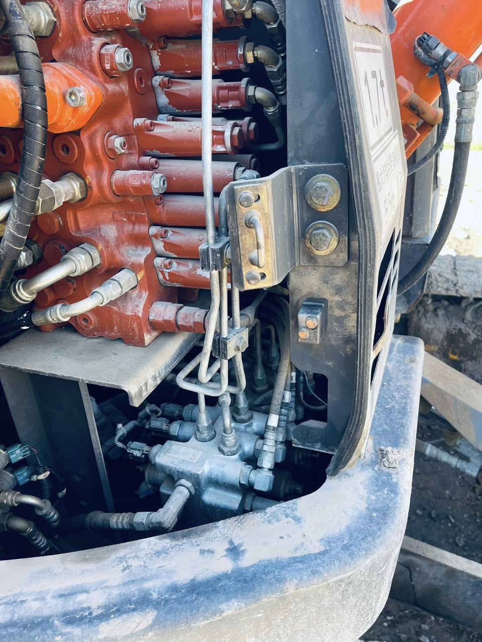 حجمً75جبً كسر موديل 2014منفيز  دخول جديد  مكفوله  وجديده بيع مستعجل تواصل ***********
