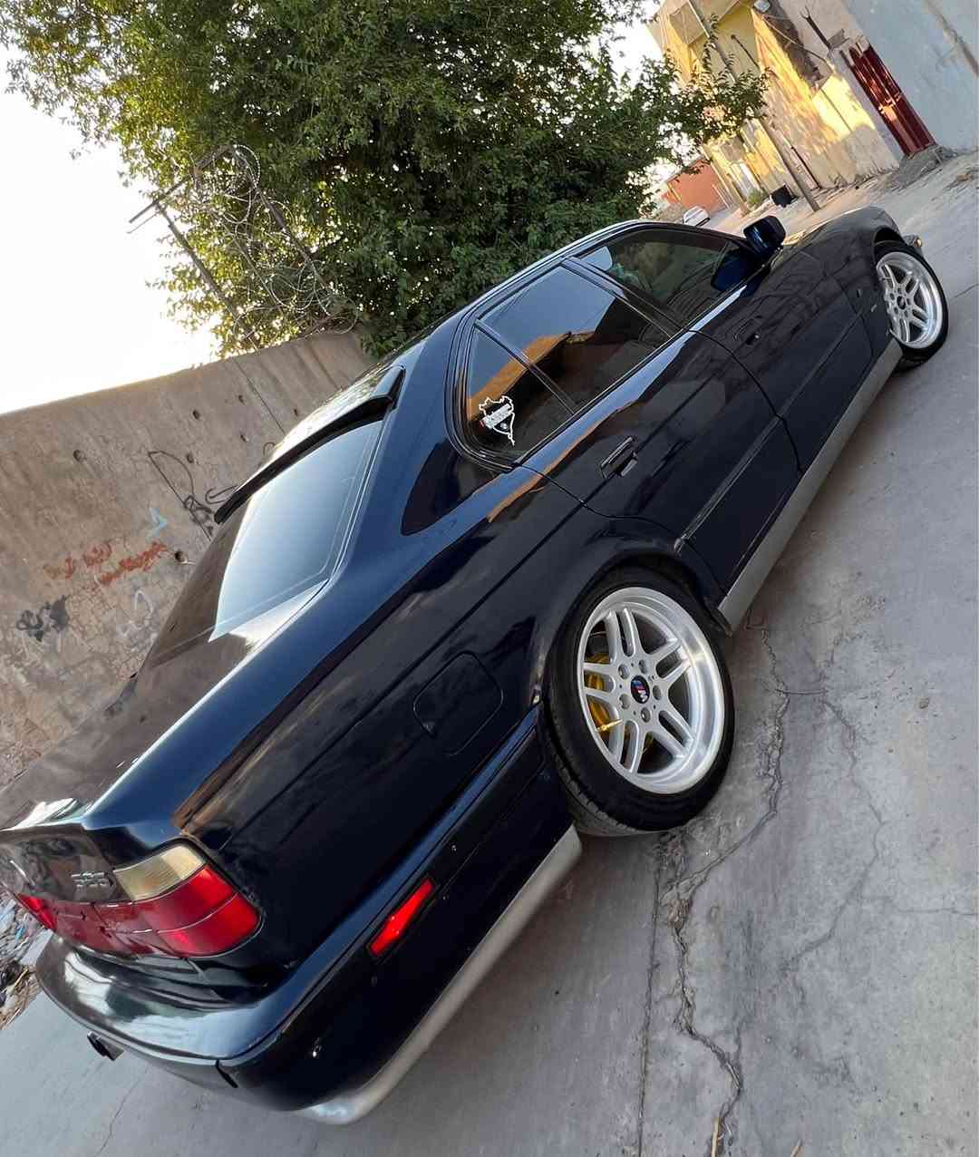 Bmw مۆدێل 1993
ئارمی پلاستیک هەولێر
سعری ٤١ معامەلە 
مەکینە 525 تۆماتیک بێ دیجیتال
گێرو مەکینە بەشەرت 
تەقەو رقەی نیە 
موسو براوەی نیە 
دەعمو لیدراوی نیە 
مواسەفات:
٤ جام کارەبا 
تەبریت ساردو گەرم
پێش گەورە 
لایت ئەلقە 
کامل پشتو پیشو ویل هەمو گیانی M
تایەکانیشی نوێن 
ناوغورفەی نوێ سفر سفر تازە گۆراوە 
*********** كويسينجاك, أربيل
