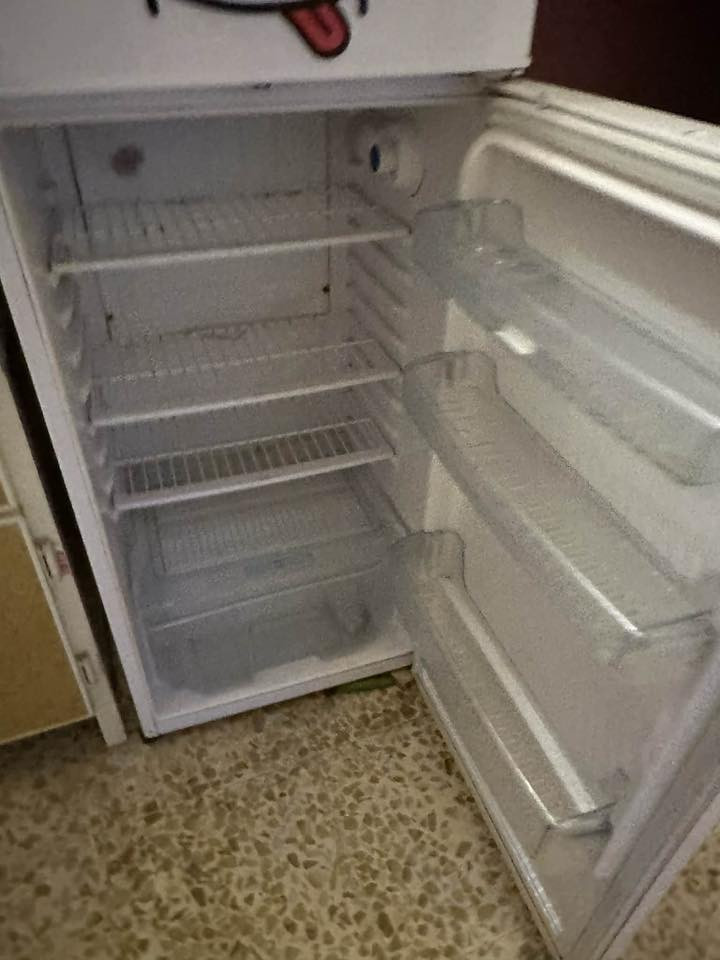 ‏ثلاجة مستخدمة بس كل شي ما بيها للبيع السعر 125 كربلاء.            ‭٠٧٨١ ١٣٩ ٥٥٣٢‬
