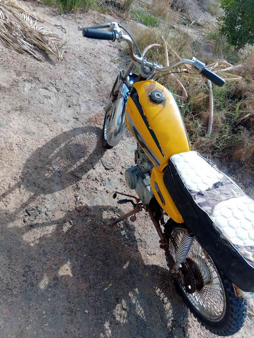 السلام عليكم 
للبيع أيراني كلك/ كلك موديل ١٦ مدري ١٨ مواضح بالبليته سعرهه ٢٥٠ الف قفل مكاني طريق أبو الماش للتواصل خاص او أتصال ***********
