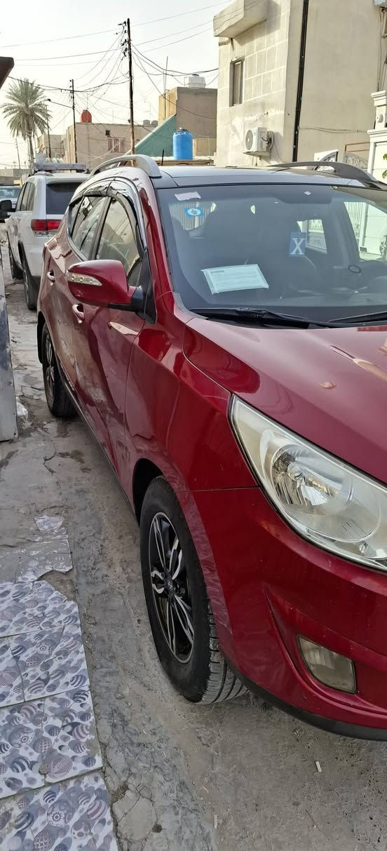 السلام عليكم توسان ٢٠١٤ خليجيه فول مواصفات بصمه تشغيل بنوراما تشغيل عن بعد كفاله عامه فقط البنيد اثر جراد نص من عنده انصبغ مكينه ٢٠٠٠ دوش وكير كفاااله على وضع الشركه صدر امامي خلفي كفاله مملعوب بي والسيرفس مال سياره هم مملعوب بي على وضع الشركه تخم تاير وباتري مبدل اصلي حساسات خلفيه اشاير بل مري شاشه اندرويد وكامره دواره السياره لا ضربه ولا تبديل ولادواخل بسمي سنويه ورقم جديد شرط التحويل والسونار مكاني بغداد الزعفرانيه سعر السياره ١٤٠ وبيه مجال رقم ***********
