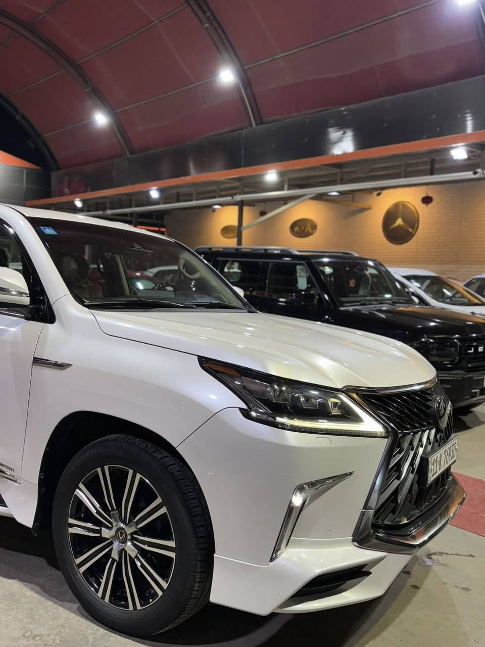 لكزز 2019 LX570 S Plas
بريم أصل.
على حالة الزيرو ماشية (46 الف) فقط (حقيقي).
كفالة عامة على حالة الزيرو سونارين موجود بيها عندي.
فول مواصفات معروفة مواصفاتهة.

الموقع بغداد زيونة.
رقم بغداد تحويل مباشر.
السعر (74,500) فقط.
للاستفسار اكثر الاتصال او مراسلة واتساب:-
***********
