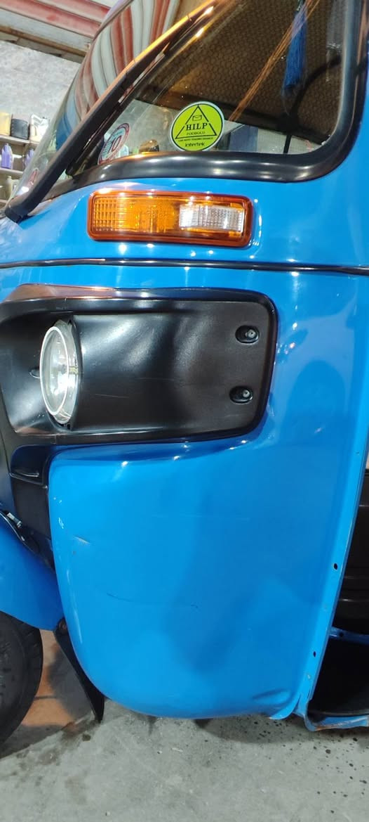 سلام عليكم تكتك 21 رقم وسنويه باجاج للبيع 
تكتك تخبل مناقصها اي شي تكتك كفاله بيد محرك مجفت على ايدي تجفيت شركه بل ذمه تكتك كفاله بدي لا ضربه ولا صبغ ولا معجون فقط بيهه خياسات سعر 7750 وبيهه مجال ممتواحد بل فيس ستفسار ***********
