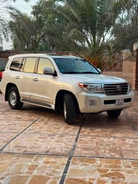 موديل 2014 كلين جديده لوك السياره للبيع  السعر37000$المو شراي يعبر الم...