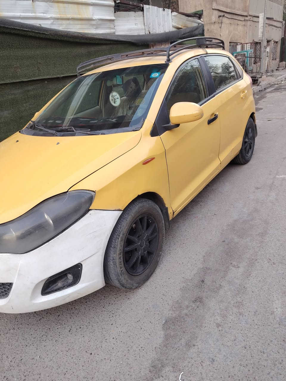 للبيع شيري فلاوين موديل 2011  هزه جديده رقم جديد
هيه وغرامه مصفره مكينه وكير كورله بيكاتشو 1600 اقتصاديه كهربائيات كل شغال شاشه حساس خلفي صدر جديد باتري جديد تخم تايرات جديد كشرتهه بلاديه تراي يخبل  سعر 35 وبيهه مجال المكان بغداد الشعله ***********
