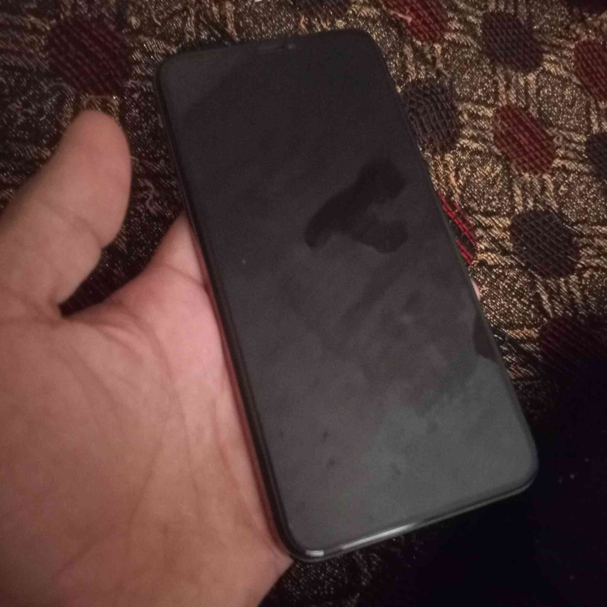 السلام عليكم للبيع ايفون اكس ماكس ذاكره 256 مبدل شاشه مال تفصيخ حته من تفحص بل حاسبه ميطلع مبدله وبدلتله لبارحه بطاريه احسن نوعيه السعر 250 وبي مجال الجهاز كلش حلو كامرته تخبل فيس ايدي شغال المكان بيجي 
***********
