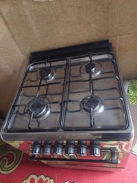 فرن • نظيف • يشتغل