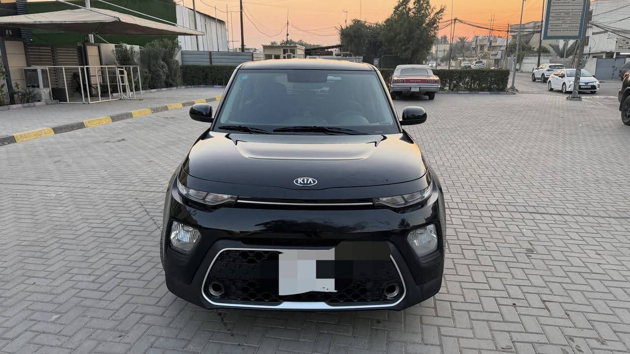 صول موديل 21 للبيع فقط
بيها صبغ جاملغ خلف الراكب مع نصف الباب 
وبارد على كد شبر بالبنيد 
باقي الكشر كله سليم وعلى فحص 
محرك وكير نظيف سيارة ماشبة 38500 الف ميل 
سيارة مال بيت واستخدام قليل 
محركها دوش 2000 
كيرها AT وليس cvt
سيارة نظيفها وتحويلها ثاني يوم 
سيارة باسمي رقم بغداد 
مكاني بغداد الكاظمية 
***********
