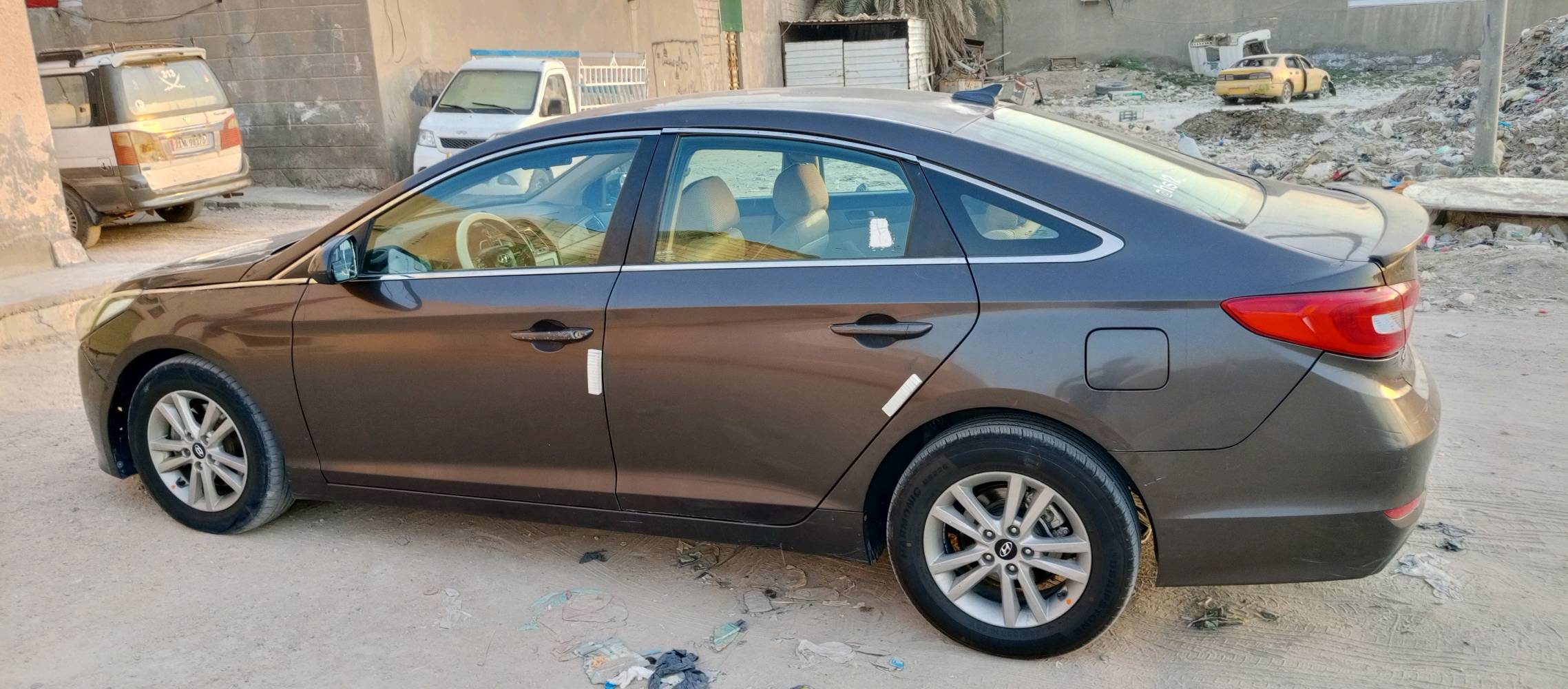 سلام عليكم
سوناتا البيع
موديل 2015
وارد امريكي حادثها جاملغ
تايرات جديده 
 وشويه من البنيد
الحداديه جديده 
مواصفات نص فول
مكينه جديده وناعمه سياره بيها ملاحضات بصيطه يعني ترتيبات خارجيه  سعر خاص
رقم الاستفسار  ***********
رقم الواتساب ***********