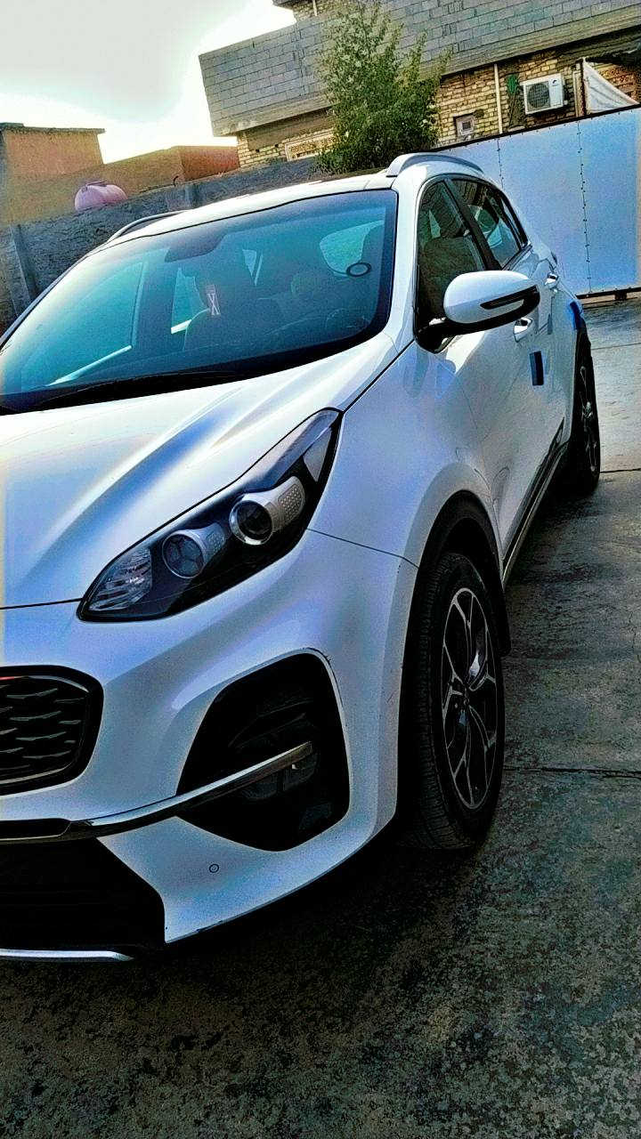 سبورتج موديل ١٩ جيتي لاين أعلى فئه فول الفول مواصفاته ماشيه ٤٧ الف مكفوله كفاله عامه عدا شخوط بصيطه ما تبين بس بالسونار كما موضح السياره جديده على وضع الشركه لزكات الشركه بيها استخدام شخص واحد من الزيرو  ..السعر ٢١٥ مجالها بسيط حك الجيه عنوان الفلوجه .هاتف ***********
