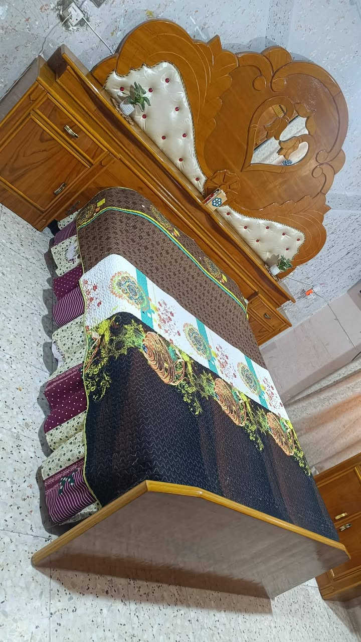 غرفه تسكام صاج داخل وخارج ام السته طابقين ظهر جرجوبه نظيفة كلش 5ملم  ترهم  مال عرس مكاني محاويل للاتصال ع الرقم ***********
