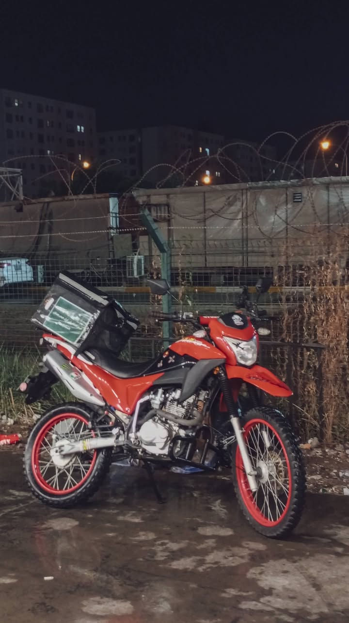 السلام عليكم
لانسون قفاز مديل 22 دخول 25
رقم اربيل 

دراجه جديده عل وضع البلاد ماشية 14 الف وقابل للزياده دراجه حيل نضيفه ومعتني بيها ادير الها دهن لكمولي مانقصها اي شي شغل وطلع .

رقم للتواصل *********** 
رايدها ب مليونين وميه وبيها مجال
