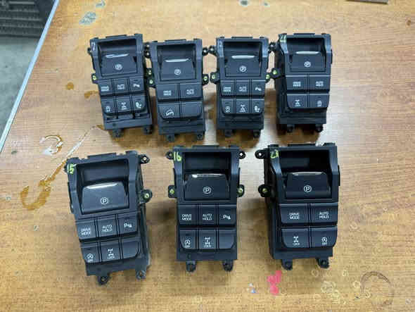 السلام وعليكم يتوفر دكم سايد بريك اصليه سنتافي سبورتج سوناتا توسان للتواصل 
***********
