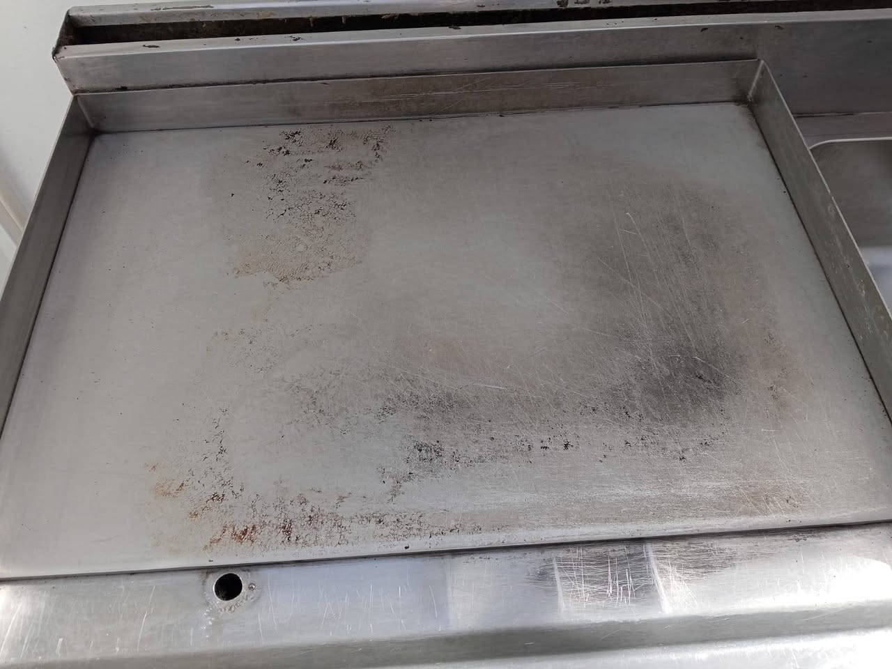 شواية بركر وقلاية حوضين كلها بقطعه وحده غازيه
قياسه 120*65 والارتفاع 90
سعره ب350
بغداد الاعظمية 
‏‪***********‬‏
