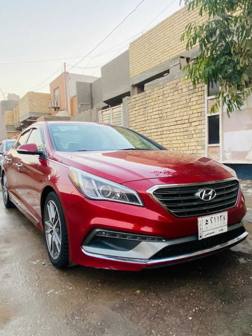 سلام عليكم سوناتا موديل 2016
موصفات سبورت فتحه سقف
كشنات جلد تدفئه كهرباء 
ثلاثه انضمه قياده صندوق ذكي 
منضومه زينون عالي ناصي 
سياره تاخذها متصرف عليه ولا ربع حدثها مرفق وبيها سونار وكلير من امريكه بابين  
اي ستفسار ***********
