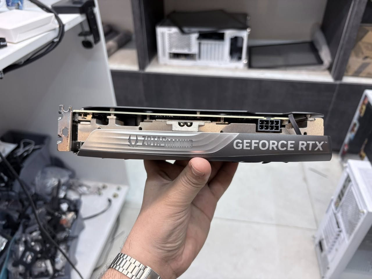RTX 4060ti
ممفتوح مشتغل بس 6 ايام
النظافة 107%
كارت لطيف وقوي بالالعاب وخفيف عالجيب هم😂
توصيل موجود 
مكاني كربلاء 
السعر خاص


**إذا كنت صاحب هذا الإعلان وتريد حذفه لأي سبب، رجاءا أرسل رسالة إلى الدعم الفني**