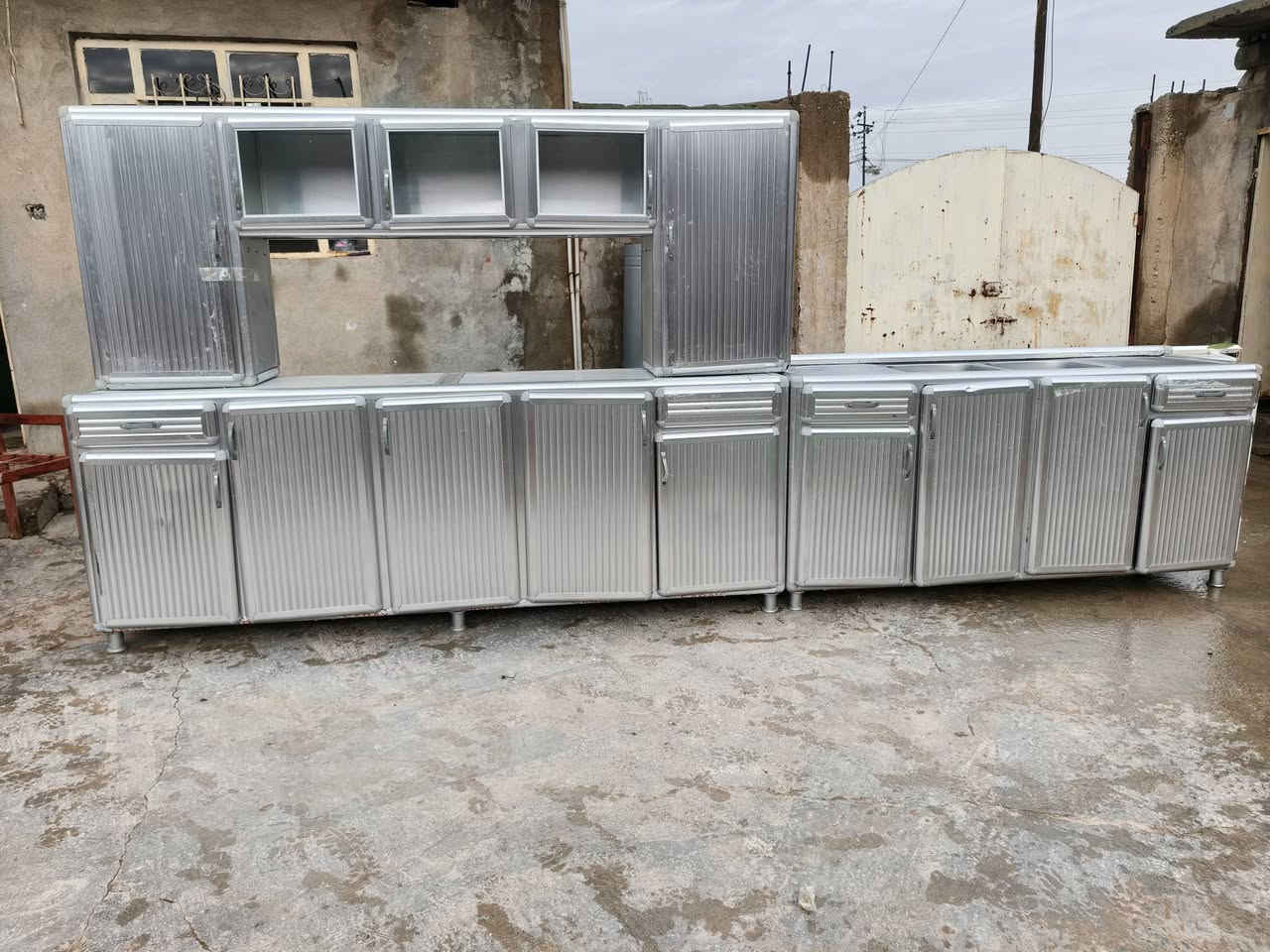 سلام عليكم كونتر نضيف ثلاثه قطع مواد ثقيل حيل سعره 500 بي مجال مكاني موصل برطله هذه رقمي ‏‪***********‬‏
