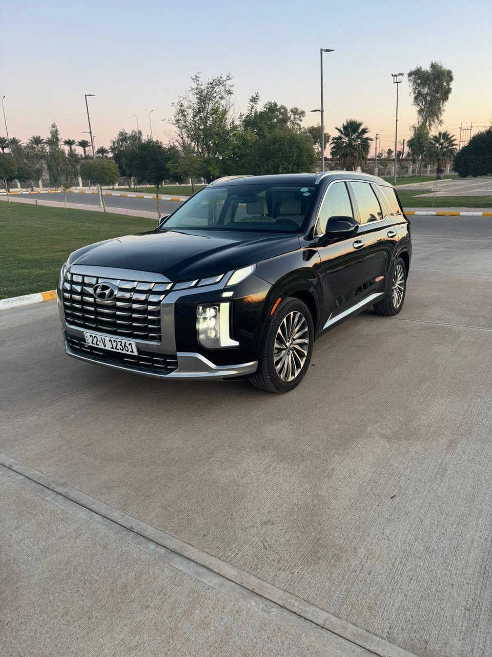 Hyundai palisade  2024 calligraphy
هونداي بلسايد كلگرافي 

موديل: 2024

الحالة: بنيد صبغ شبر  بارد صندوق قطعه صغيره 

بدون دواخل ايرباك ستيرن 

العداد 26 الف كيلو متر

المواصفات: كلگرافي  فول 1/1 

 شاشة عرض داتشو. المحرك   v6    3.8 

بصمة تشغيل + بصمة ابواب 

اصطفاف ذاتي(تقديم +ترجيع)  

فتحة سقف +بانوراما

سماعات هارمن كاردن عدد ١٦

 رادار امامي  + خلفي 

حساسات امامي + خلفي 

كامرات عدد 6  360 درجة 

كشنات امامي خزن ميموري 

كشنات كهربائي تدفئة وتبريد🥶

داخل ابيض

انارة داخليه (محيطيه) + انارة دشبول 

بردات جانبية

تبريد مركزي امامي + خلفي منفصل التحكم

تحكم ستيرن + شفتات

تدفئة ستيرن 

مرايا هيتر + تعتيم 

صندوق كهربائي شفط + اربع وضعيات فتح صندوق

وضعيات قيادة  (٥)

ويل كب حجم  ٢٠ 

اوتو هولد + نقطة عمياء 

سايد بريك بصمة + مثبت سرعة

شحن وايرلس 

إشارات بالمرايا  + إشارات جانبيه

2اوتو بريك 

تحديد مسار

شاشة ديجتال كبيرة

تشغيل عن بعد .

تدليك كشن .

دفع رباعي 

نظام مانع انزلاق 

 نظام نزول منحدرات كشنات Vip منفصل

العنوان البصرة 

السعر 325

التواصل اتصال على الرقم ***********
