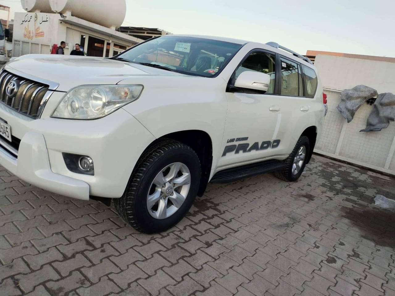 السلام عليكم مكلف بالنشر
برادو موديل 2012 
لون ابيض صدفي 
رقم سيليمانية دولي 
هزة جديدة تحويل ثاني يوم 
تبريد 3 قطع ثلج 
كير اوتو 
محرك 4 سلندر 
محرك وكير كفالة 
تخم تاير 
ثلاجة بالتجوه 
اسبير تعليگ 

السيارة كفالة عامة بيها فقط صبغ بالجاملغ الامامي الايمن بدون دواخل 

السعر 217 ورقة 

مكان السيارة سامراء 

للاستفسار الاتصال على 

‭0771 994 6479‬
