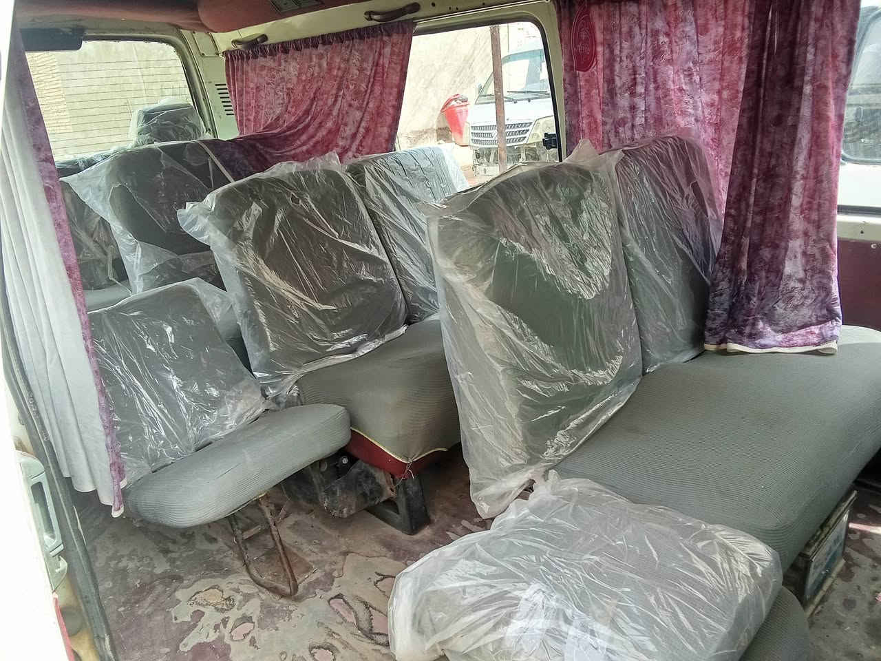 السلام عليكم فتون الوان للبيع سياره جديده محركها بي صوت كرام شفت وكسن جدد عايزه كاعيه وذيال وصبغ حداديه جديده تخم تاير عنوان نجف كوفه شارع لمطار 30وبيها مجال ***********
