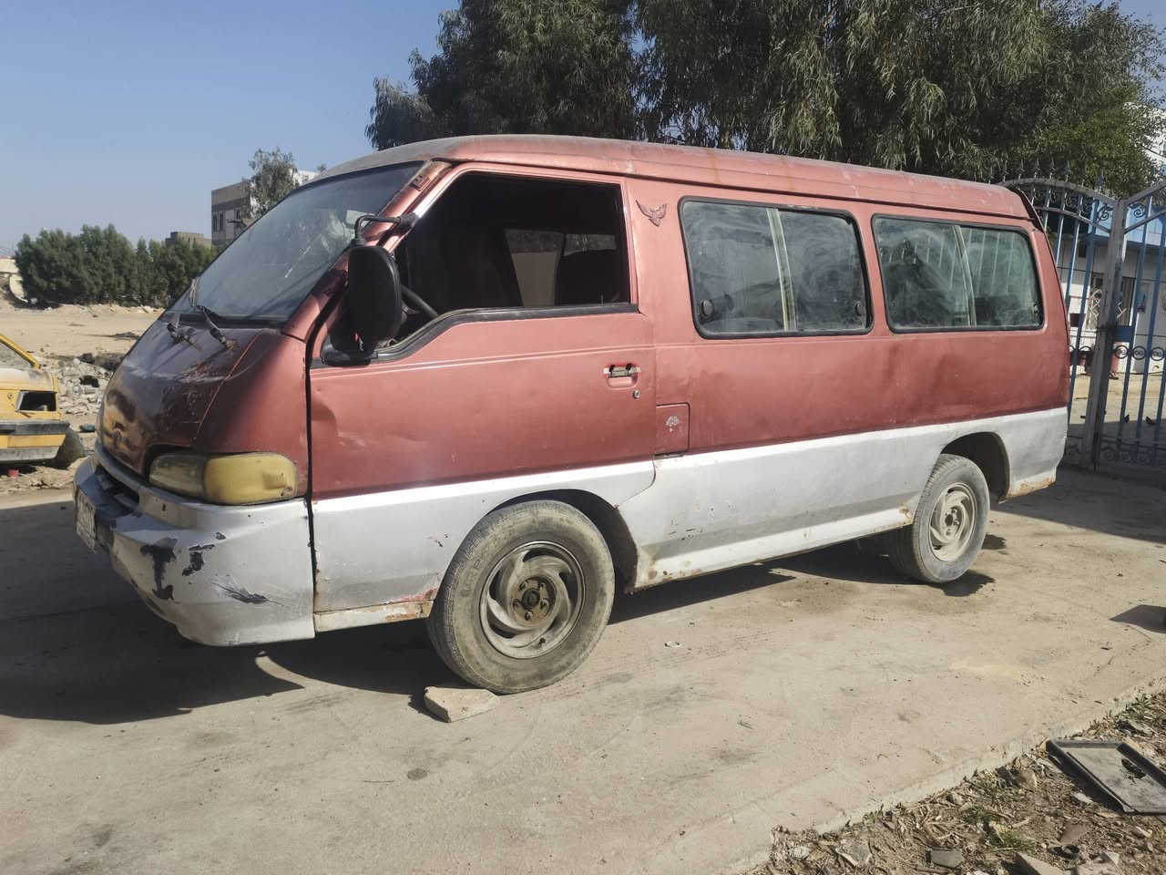 هونداي كربلاء 96 محرك بي بخار حداديه كير واكسل وتخم تاير وباتري جديد ماعليهه غرامات سنويه بيهه بلاغ مكانهه بالنجف قفل 12موبايل ***********
