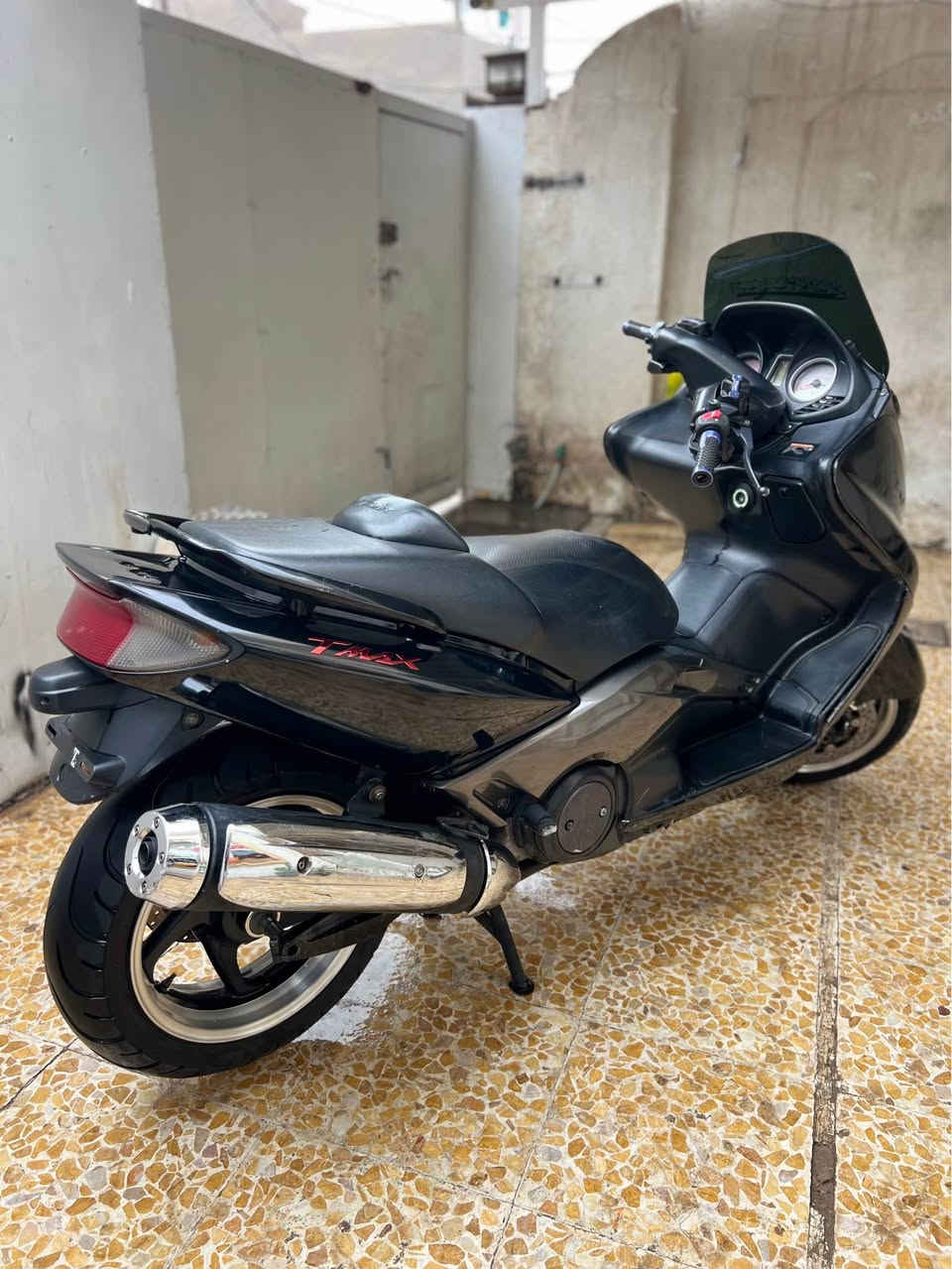 السلام عليكم ورحمة الله وبركاته 
للبيع تي ماكس 2008كفاله عامه 
ماشيه 35
مكينه كفاله الدراجه بحاله جيده جدا 
مكان بغداد 
الاستفسار *********** المحمودية, بابل
