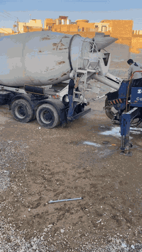 السلام وعليكم 
بم شونك للبيع 
موديل 92 شرط الشغل والفحص 
28 متر ارتفاع سنويه جديده رقم دهوك بسمي 
جهاز بلاتوث حوض مقصات بلادي بم موجود بل موصل
سعرو)(4) بي مجال)(***********
